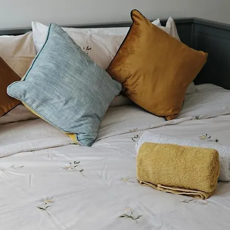 Entire Cozy 5 Mins From Airport Prázdninový dům