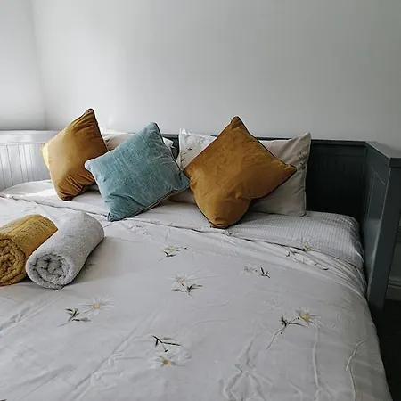Prázdninový dům Entire Cozy 5 Mins From Airport