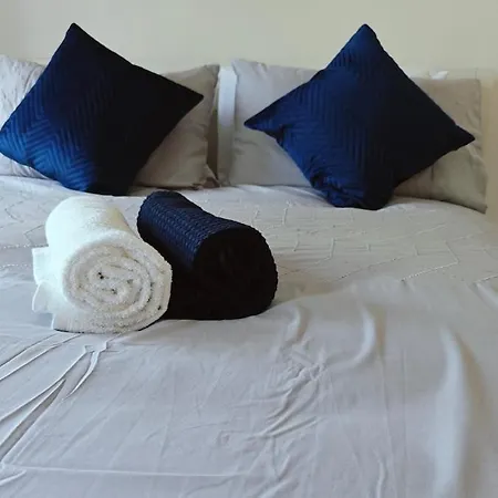 Holiday home Entire Cozy 5 Mins From Dublin Airport Swords