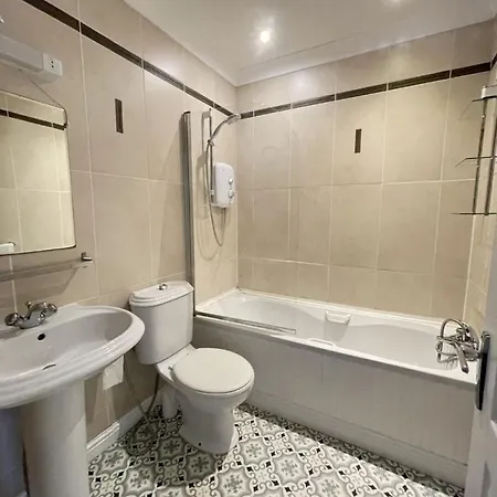 Entire Cozy 5 Mins From Dublin Airport Swords