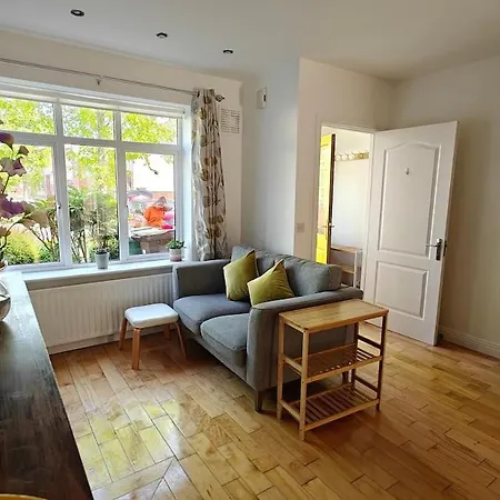 Prázdninový dům Entire Cozy 5 Mins From Airport *